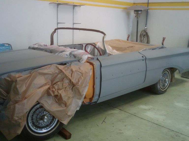 Particolare dell'Oldsmobile