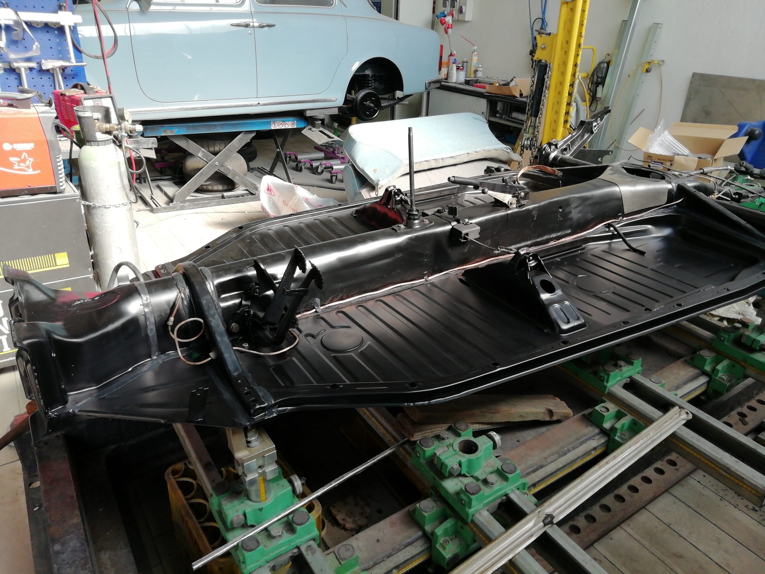 Il Maggiolino Jeans in officina
