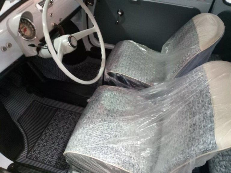 Gli interni rifatti della Fiat 500